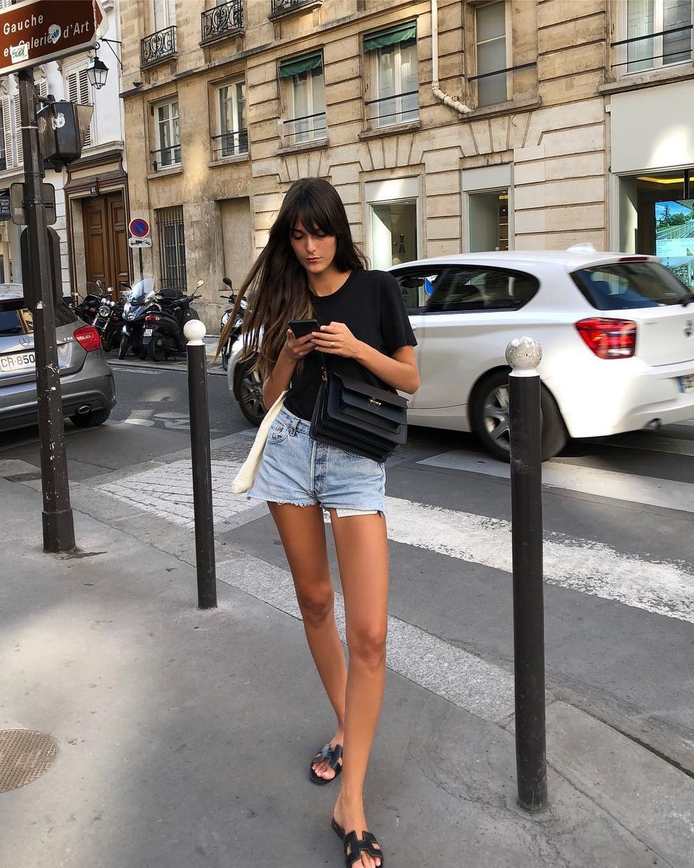 Blue jean shorts outfits black t shirt hermes oran sandals marni bag leiasfez